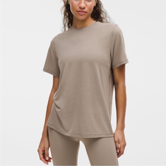 lululemon athletica Tops - NEW Lululemon Jersey Training Short-Sleeve Shirt Warm Ash Grey Size 6